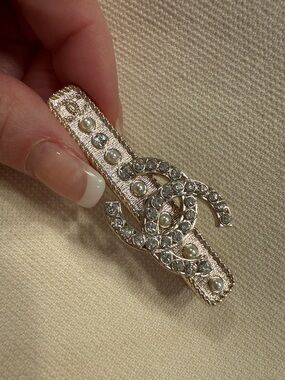 Chanel Pearl and Crystal Hair Clip  COA included SB002-002